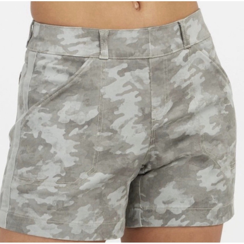 SPANX Shorts Women's Small Petite Stonewash Green Camo Stretch Pull On Athletic